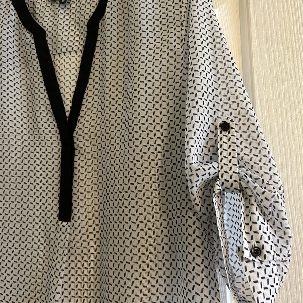 George Black & White Geometric V-Neck Blouse
